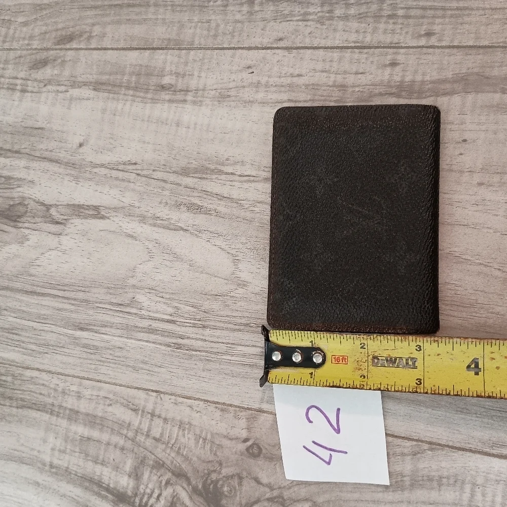 Louis Vuitton 2 Card Holder/ ID Holder - Picture 11 of 11